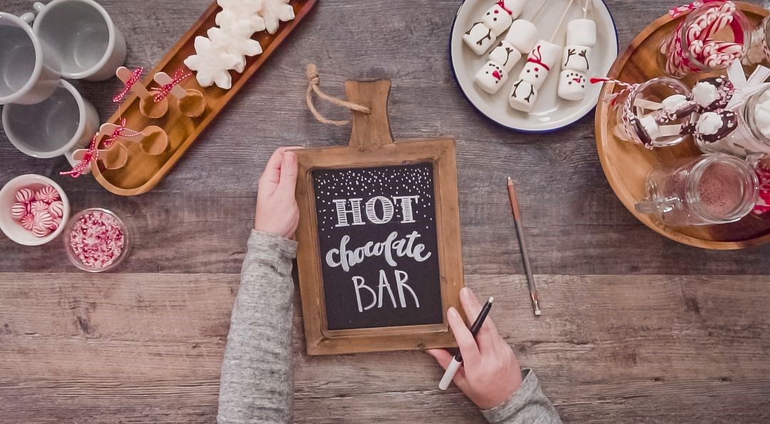 How to Throw a Corporate Holiday Party That Sparkles, Not Sputters